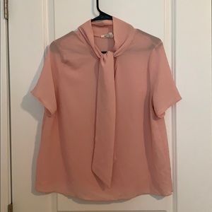 5 FOR $25 Cute pink tie blouse